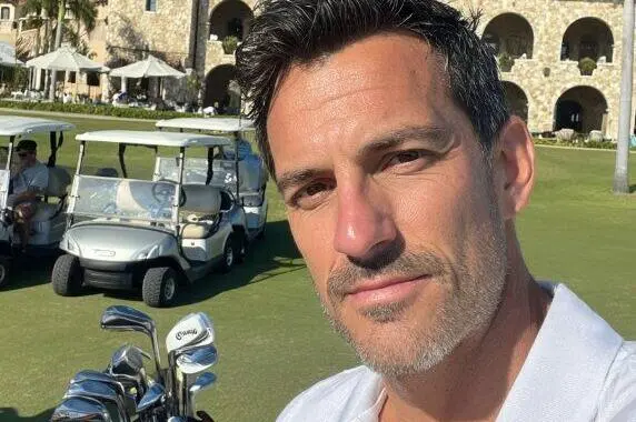 Sugar Daddy playing golf